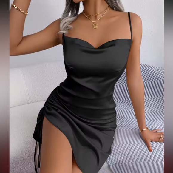 Chic Black Satin Mini Skirt - Picture 3 of 3